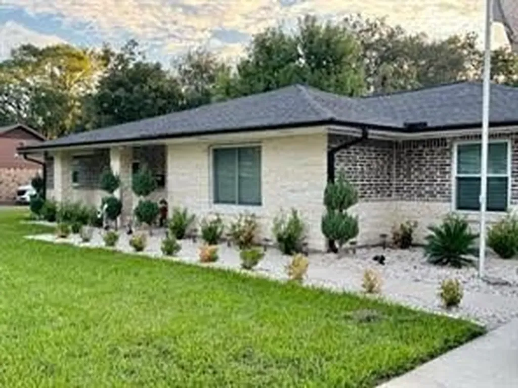 1402 Norwood Street Deer Park TX 77536