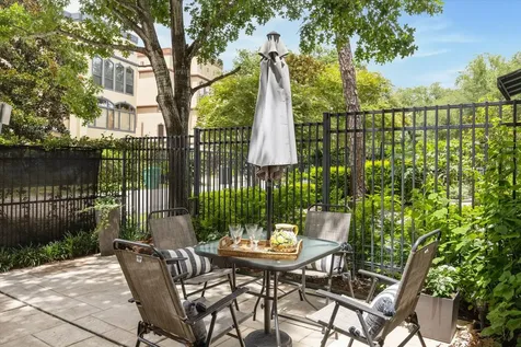 6310 Arnot Street Houston TX 77007
