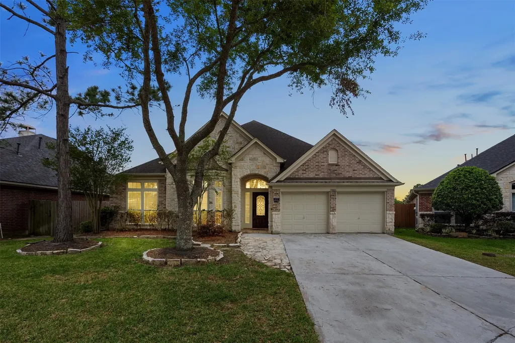 6111 Windsor Chase Lane League City TX 77573