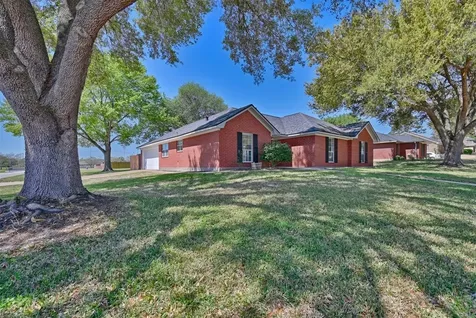 2401 Oakwood Drive Brenham TX 77833