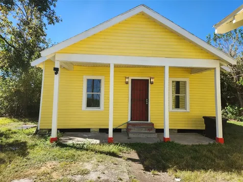 2706 1/2 Berry Street Houston TX 77004