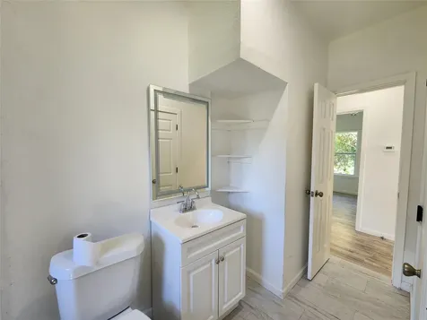 2706 1/2 Berry Street Houston TX 77004