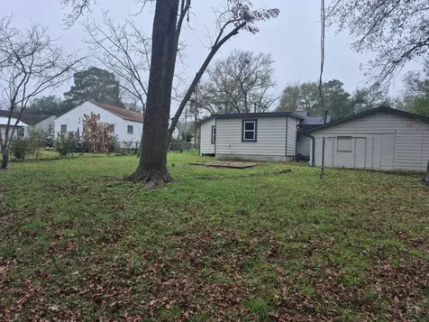 1017 Hazel Avenue Huntsville TX 77320
