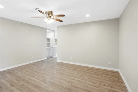 10127 Tolman Street Houston TX 77034