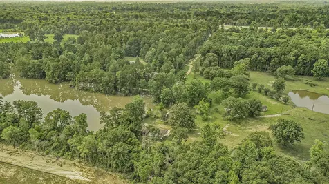 32300 Cypress Hollow Drive N New Caney TX 77357