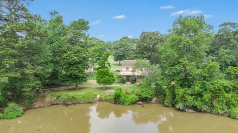 32300 Cypress Hollow Drive N New Caney TX 77357