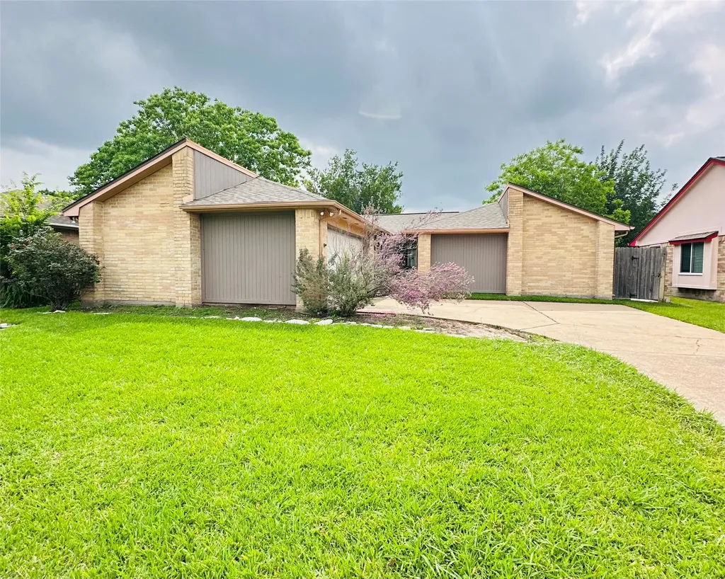 2115 Barrington Place Drive Sugar Land TX 77478