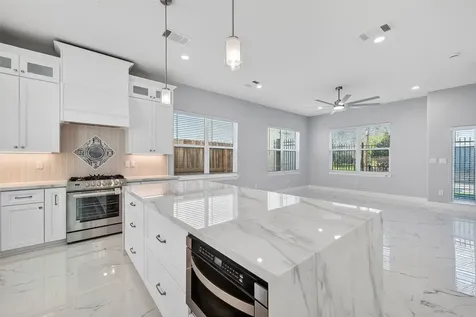 3344 Sanders Street Houston TX 77004