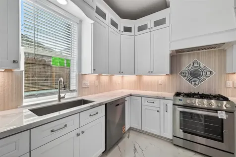 3344 Sanders Street Houston TX 77004