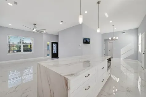 3344 Sanders Street Houston TX 77004