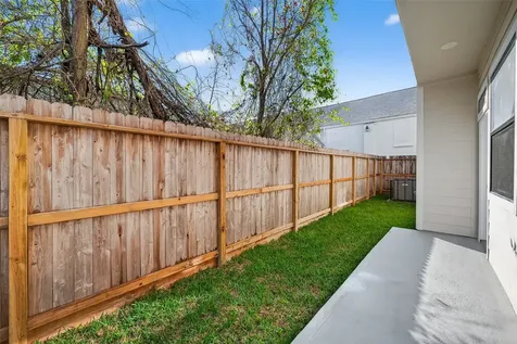 3344 Sanders Street Houston TX 77004