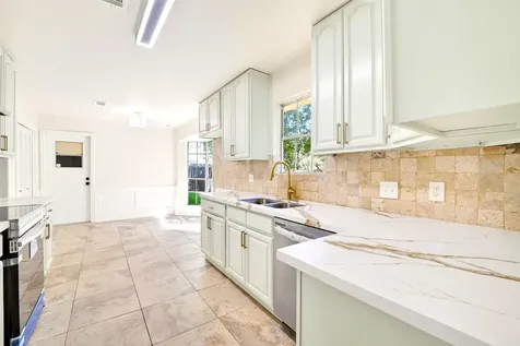 15207 Pleasant Valley Road Houston TX 77062