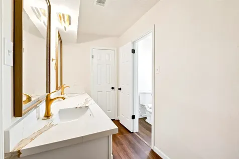 15207 Pleasant Valley Road Houston TX 77062
