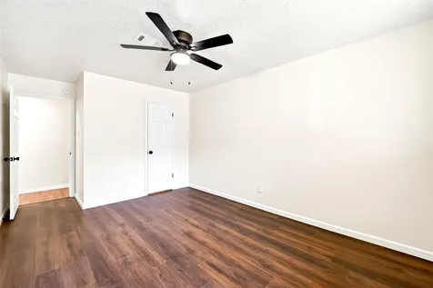 15207 Pleasant Valley Road Houston TX 77062