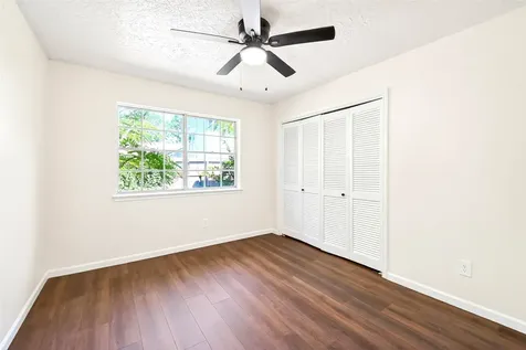 15207 Pleasant Valley Road Houston TX 77062