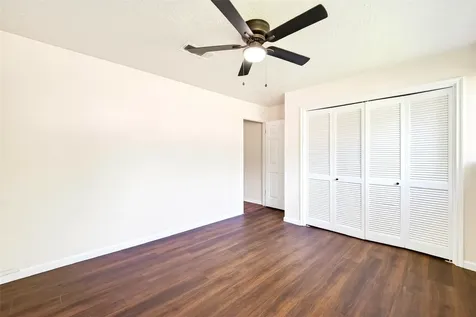 15207 Pleasant Valley Road Houston TX 77062