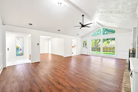 15207 Pleasant Valley Road Houston TX 77062
