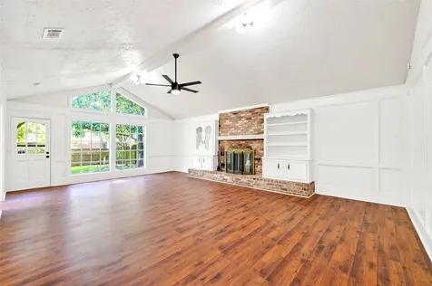 15207 Pleasant Valley Road Houston TX 77062