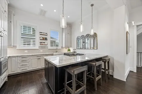 326 W 18th Street Houston TX 77008