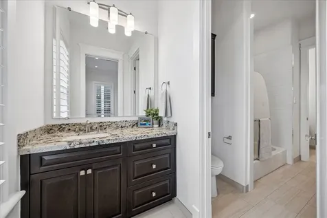 326 W 18th Street Houston TX 77008