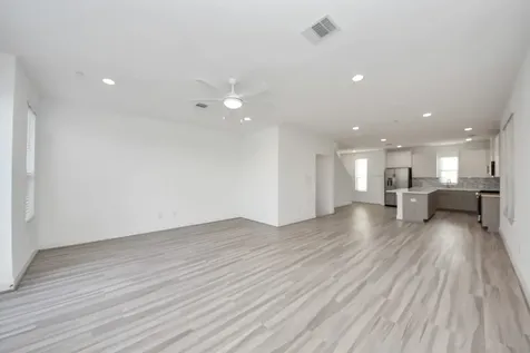 18716 Centro Main Street B Shenandoah TX 77385