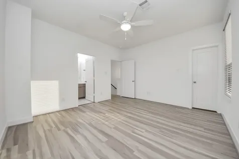 18716 Centro Main Street B Shenandoah TX 77385