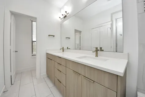 18716 Centro Main Street B Shenandoah TX 77385