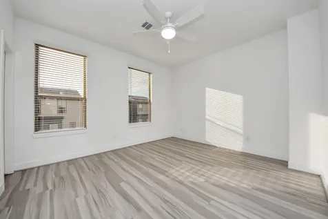 18716 Centro Main Street B Shenandoah TX 77385