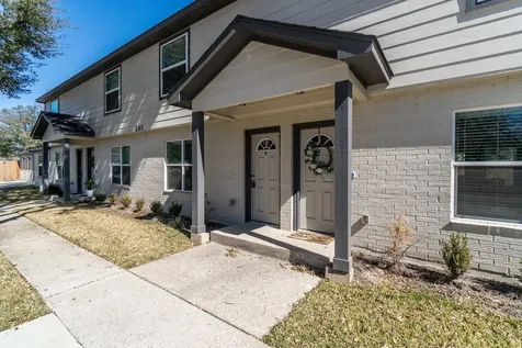 207 N Poplar Street B Tomball TX 77375
