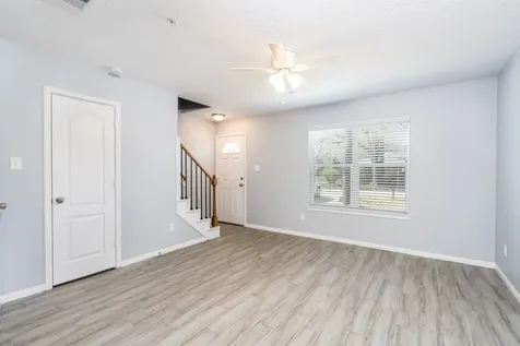 207 N Poplar Street B Tomball TX 77375