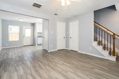 207 N Poplar Street B Tomball TX 77375