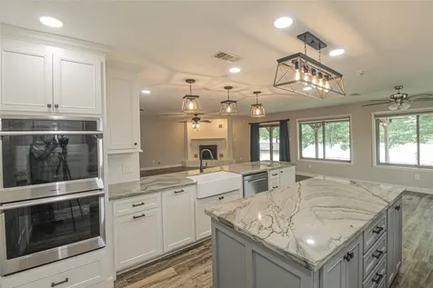 262 W Lake Drive Livingston TX 77351