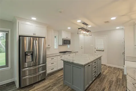 262 W Lake Drive Livingston TX 77351