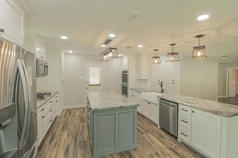 262 W Lake Drive Livingston TX 77351