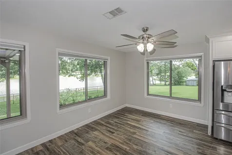 262 W Lake Drive Livingston TX 77351