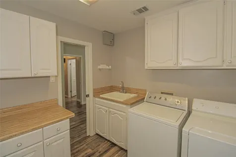 262 W Lake Drive Livingston TX 77351