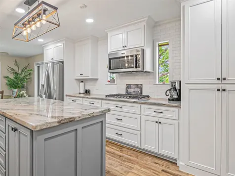 262 W Lake Drive Livingston TX 77351