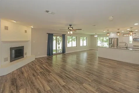 262 W Lake Drive Livingston TX 77351