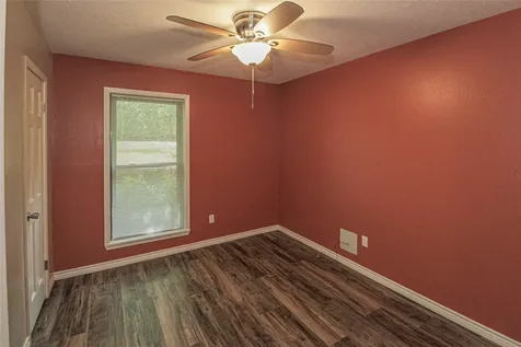 262 W Lake Drive Livingston TX 77351