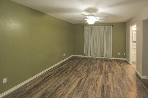 262 W Lake Drive Livingston TX 77351