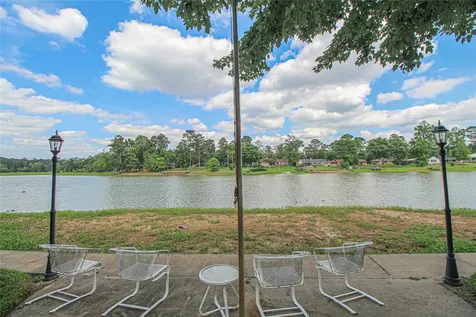 262 W Lake Drive Livingston TX 77351