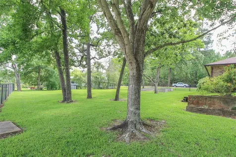 262 W Lake Drive Livingston TX 77351