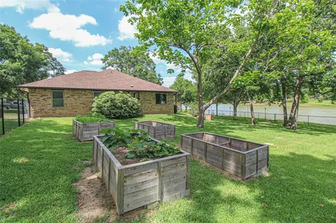 262 W Lake Drive Livingston TX 77351