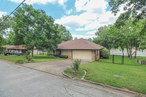 262 W Lake Drive Livingston TX 77351