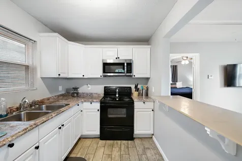 6923 Avenue F Rear Houston TX 77011