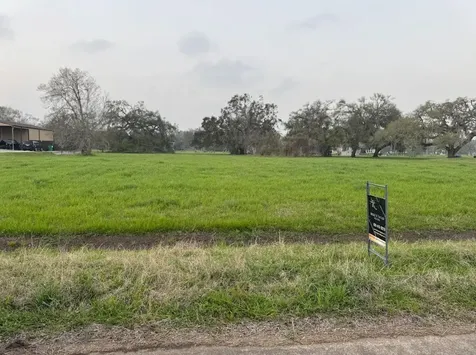 167 Horse Shoe Trail Angleton TX 77515