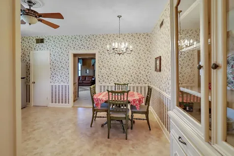 405 Park Street Anahuac TX 77514