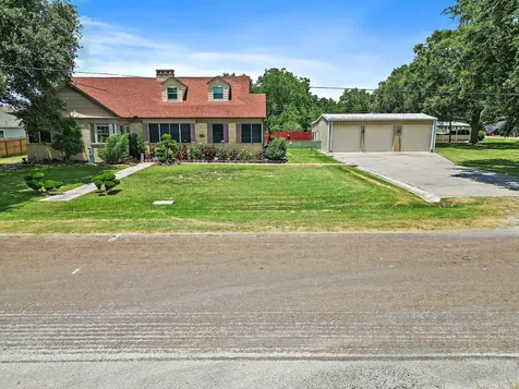 405 Park Street Anahuac TX 77514