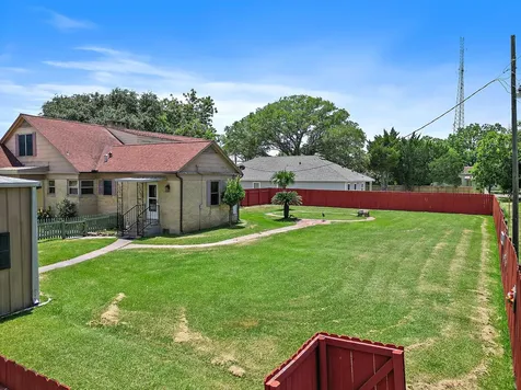 405 Park Street Anahuac TX 77514
