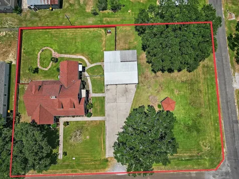405 Park Street Anahuac TX 77514